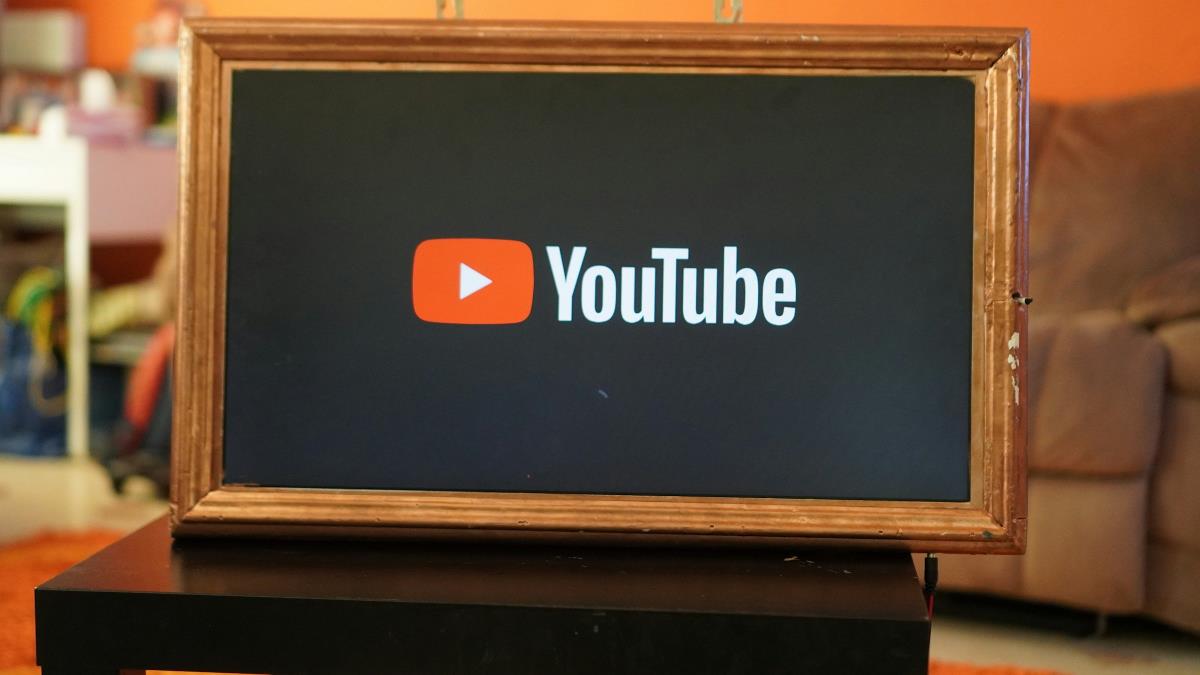 YouTube Music Tests Paywall for Lyrics Feature